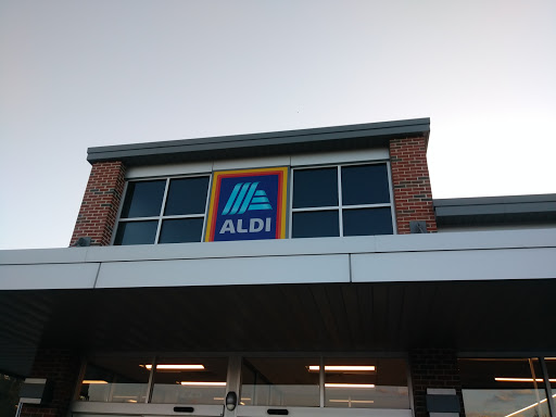 Supermarket «ALDI», reviews and photos, 1712 S 108th St, West Allis, WI 53214, USA