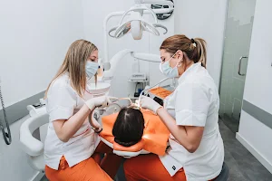 Clínica Dental Sonrisalud Aranda de Duero image
