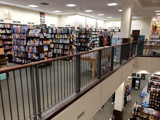 Book Store «Barnes & Noble», reviews and photos, 91 Old Country Rd, Carle Place, NY 11514, USA