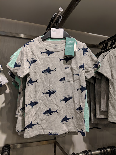 Clothing Store «H&M», reviews and photos, 37700 W 6 Mile Rd, Livonia, MI 48152, USA