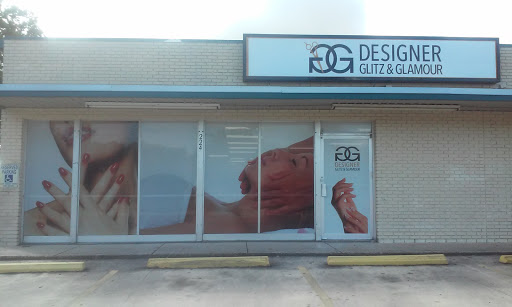 Beauty Salon «Designer Glitz & Glamour Spa and Hair Salon», reviews and photos, 222 E Aviation Blvd, Universal City, TX 78148, USA