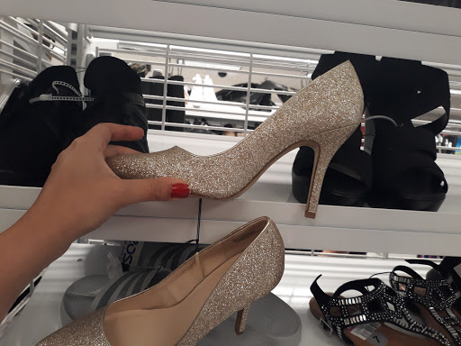 Clothing Store «Ross Dress for Less», reviews and photos, 100 S Biscayne Blvd, Miami, FL 33131, USA