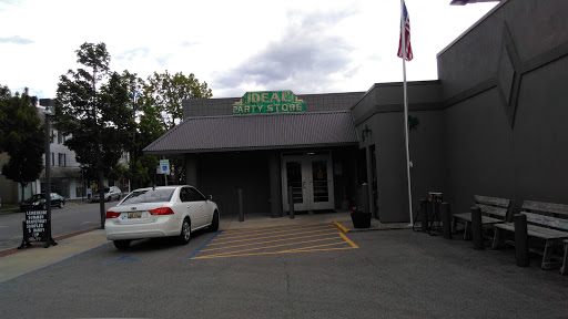 Beer Store «Ideal Party Store Inc», reviews and photos, 908 N Johnson St, Bay City, MI 48708, USA