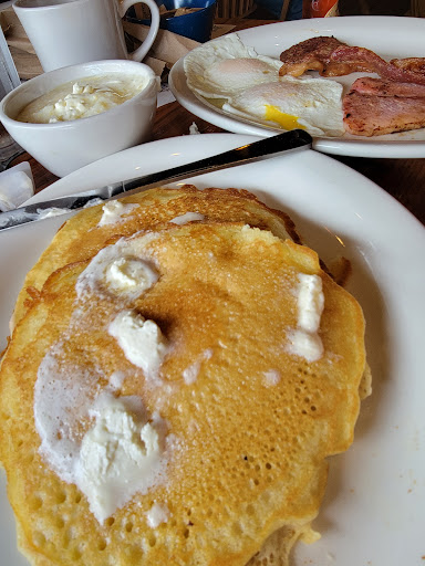 American Restaurant «Cracker Barrel Old Country Store», reviews and photos, 2012 E 59th St, Anderson, IN 46013, USA