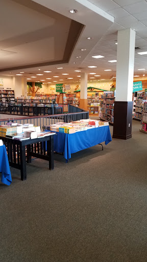 Book Store «Barnes & Noble», reviews and photos, 5959 Triangle Town Blvd, Raleigh, NC 27616, USA