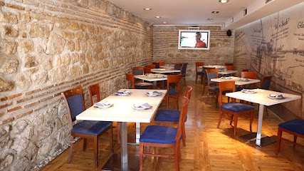 Mini Bota sushi & oyster bar - Cosmijeva ul. 7, 21000, Split, Croatia