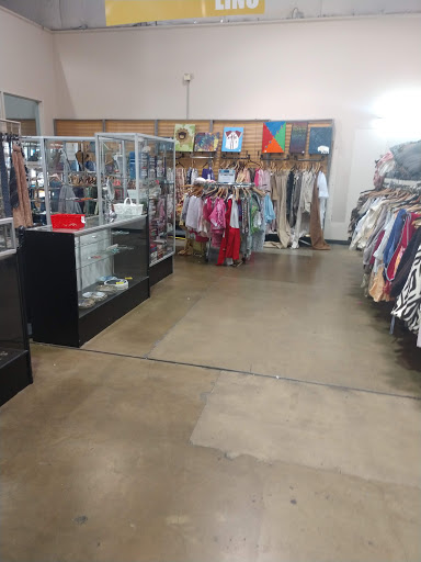 Thrift Store «St. Vincent de Paul Thrift Store of Dallas», reviews and photos, 3052 W Northwest Hwy, Dallas, TX 75220, USA