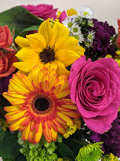 Florist «Enchanted Florist of Ypsilanti MI», reviews and photos, 46 E Cross St, Ypsilanti, MI 48198, USA