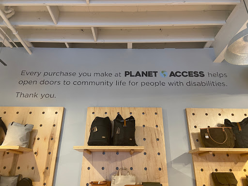 Clothing Store «Planet Access Company Store», reviews and photos, 4727 N Lincoln Ave, Chicago, IL 60625, USA