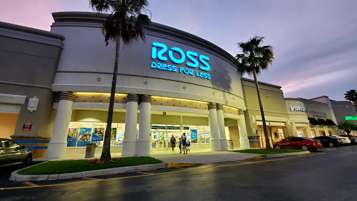 Clothing Store «Ross Dress for Less», reviews and photos, 921 E Commercial Blvd, Oakland Park, FL 33334, USA