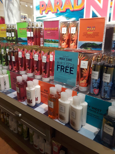 Beauty Supply Store «Bath & Body Works», reviews and photos, 9349 W Atlantic Blvd, Coral Springs, FL 33071, USA