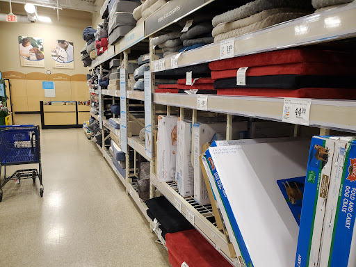 Pet Supply Store «PetSmart», reviews and photos, 1203 N Landing Way, Renton, WA 98057, USA