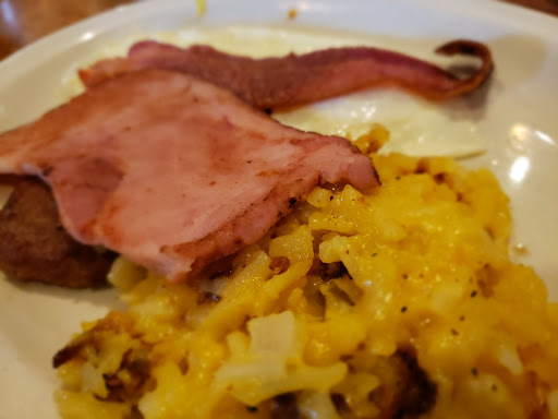 American Restaurant «Cracker Barrel Old Country Store», reviews and photos, 404 Kentucky Dr, Kokomo, IN 46902, USA