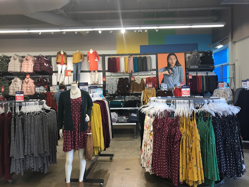 Clothing Store «Old Navy», reviews and photos, 2215 Black Rock Turnpike, Fairfield, CT 06825, USA