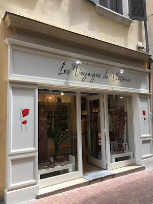 Les Voyages De Victoria à Nîmes
