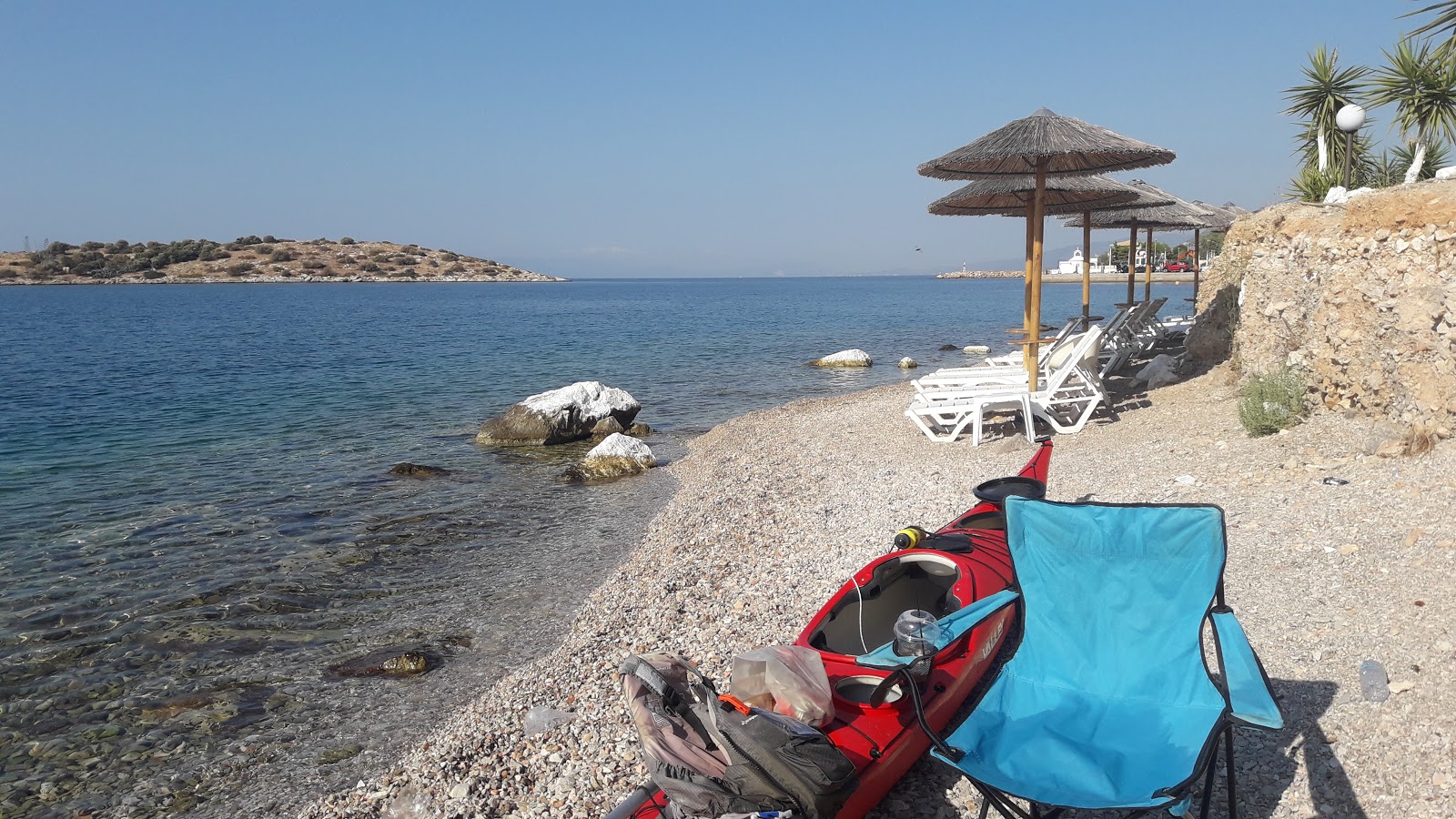 Foto von Pachi Beach mit eine gerade küstenlinie