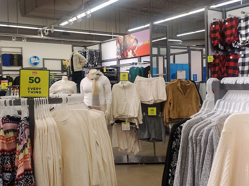 Shopping Mall «Gateway Center», reviews and photos, 1 Mystic View Rd, Everett, MA 02149, USA