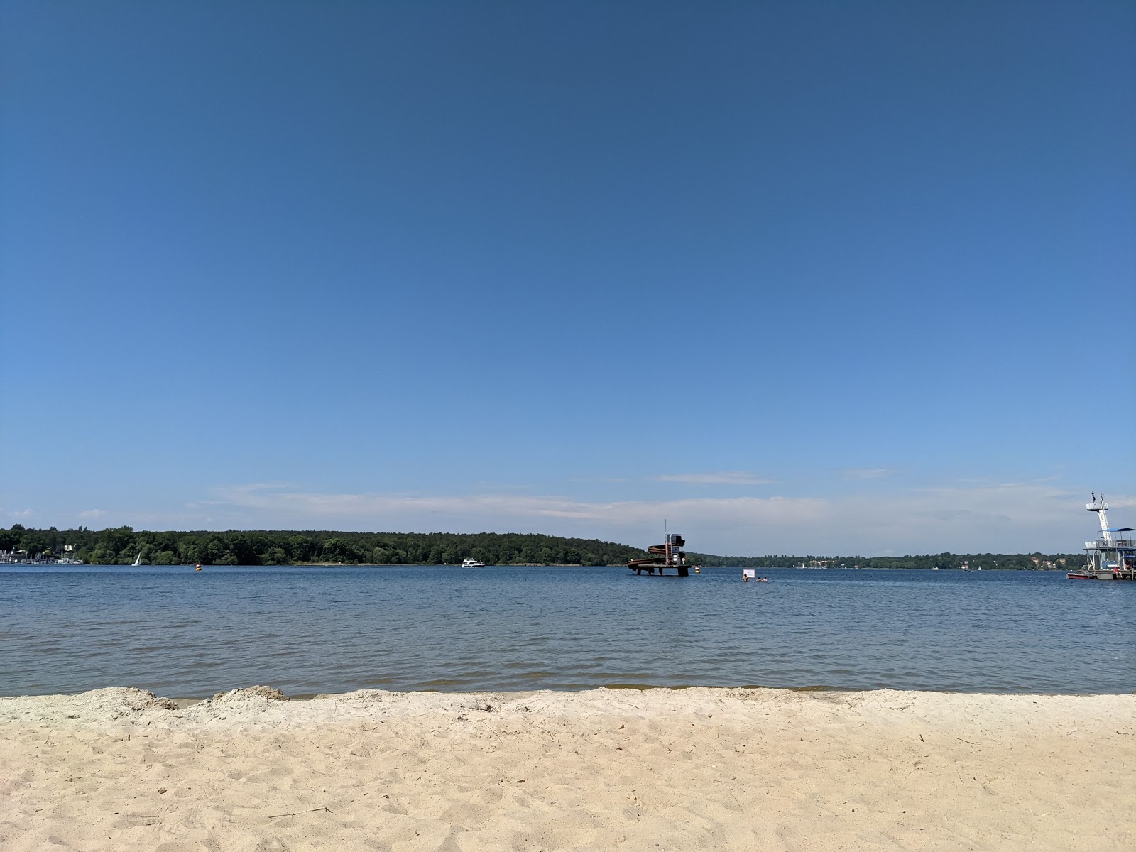 Foto de Praia de Wannsee - lugar popular entre os apreciadores de relaxamento