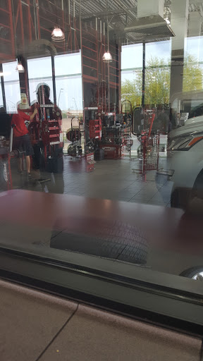 Tire Shop «Discount Tire Store - Queen Creek, AZ», reviews and photos, 21505 S Ellsworth Loop, Queen Creek, AZ 85142, USA