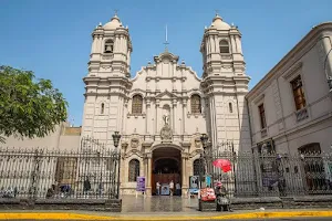 Iglesia Las Nazarenas image