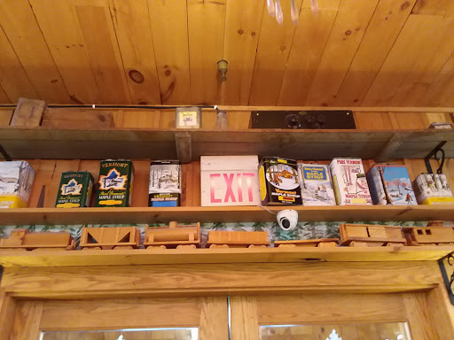 Gift Shop «Quechee Gorge Gifts & Sportswear», reviews and photos, 6053 Woodstock Rd, Quechee, VT 05059, USA