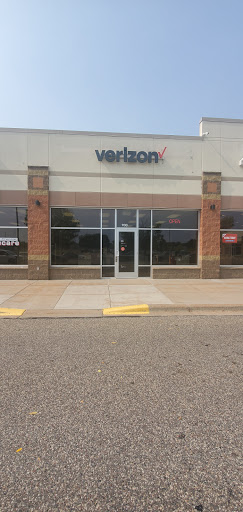Verizon Premium Wireless Retailer - Wireless Zone - St. Francis, MN, 23168 St Francis Blvd NW, St Francis, MN 55070, USA, 