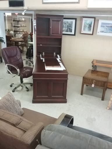 Furniture Store «Help U Sell Furniture & Consignment», reviews and photos, 4444 Stockton Hill Rd, Kingman, AZ 86409, USA