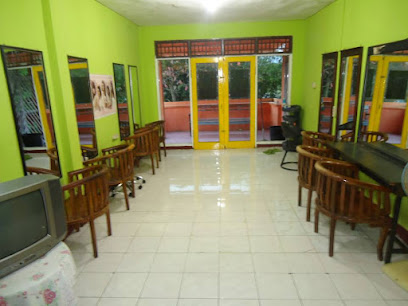 Willy salon Mataram