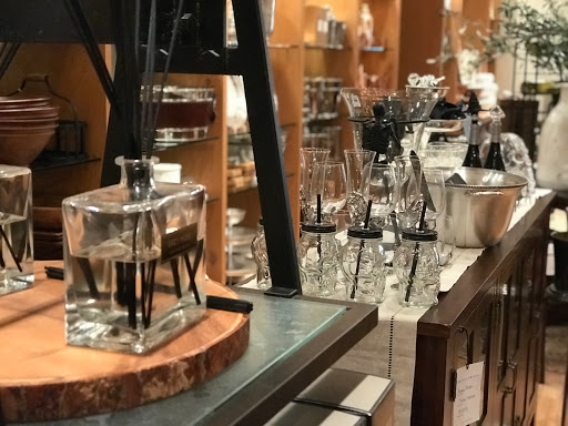 Furniture Store «Pottery Barn», reviews and photos, 10000 Research Blvd B02A, Austin, TX 78759, USA