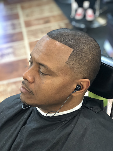 Barber Shop «Fine Line Barber shop», reviews and photos, 2408 Avenue G NW, Winter Haven, FL 33880, USA