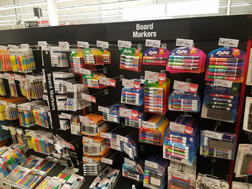 Office Supply Store «Staples», reviews and photos, 547 River Rd, Edgewater, NJ 07020, USA