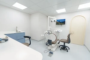 凝萃牙科診所 One Dental Care (九龍灣牙醫/牛頭角牙醫/種牙/植牙/隱形箍牙/牙周病/杜牙根/智慧齒) image