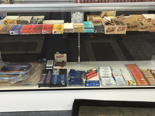 Tobacco Shop «3M Smoke Shop», reviews and photos, 644 W Chapman Ave, Placentia, CA 92870, USA