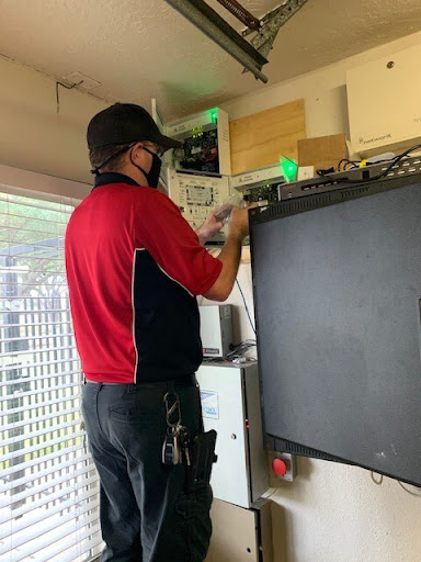 Locksmith «The Flying Locksmiths-Louisville», reviews and photos, 10378 Bluegrass Pkwy, Jeffersontown, KY 40299, USA