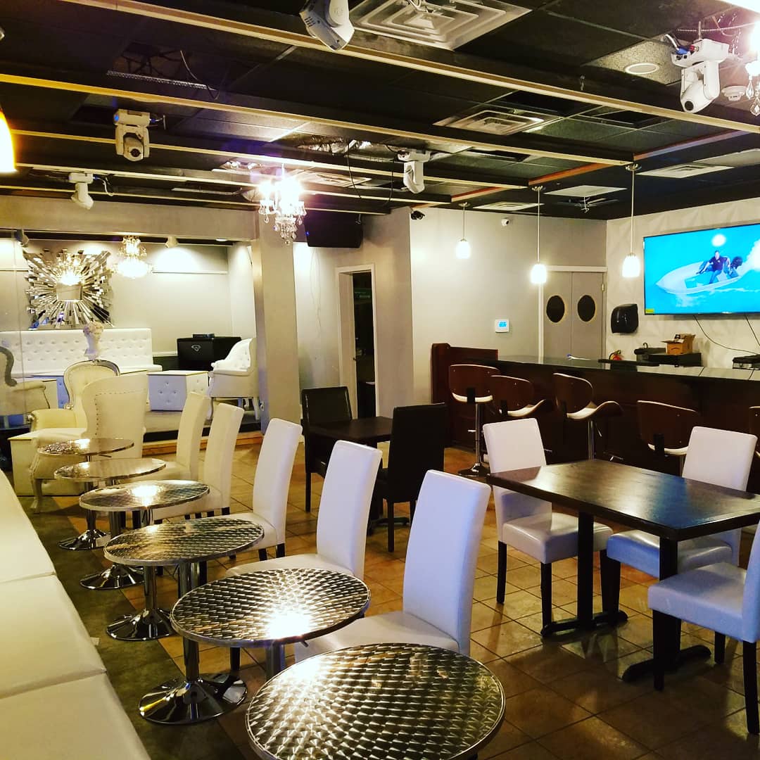 Paku Lounge Restaurant