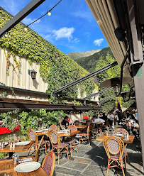 Atmosphère du Restaurant de fondues Le Monchu Restaurant Savoyard à Chamonix à Chamonix-Mont-Blanc - n°12