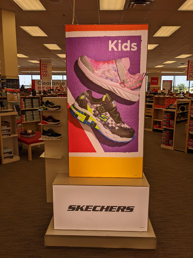 Shoe Store «Famous Footwear», reviews and photos, 1917 Wentzville Pkwy, Wentzville, MO 63385, USA