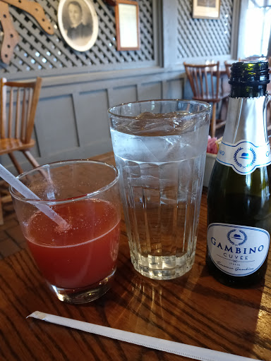 American Restaurant «Cracker Barrel Old Country Store», reviews and photos, 2115 S Church St, Murfreesboro, TN 37130, USA