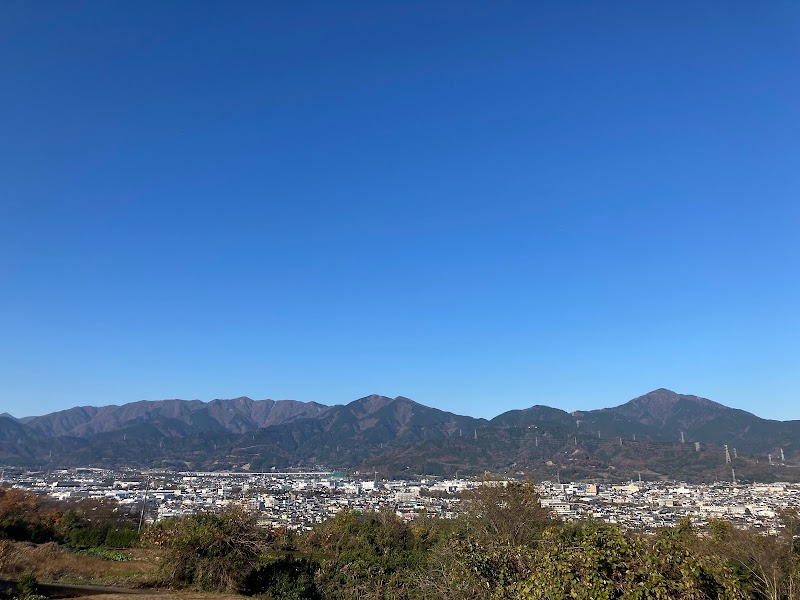 震生湖公園駐車場