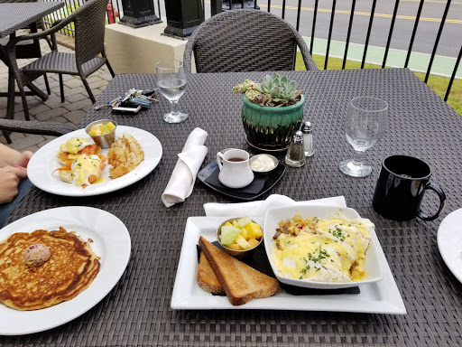 American Restaurant «1060», reviews and photos, 1060 E Genesee St, Syracuse, NY 13210, USA