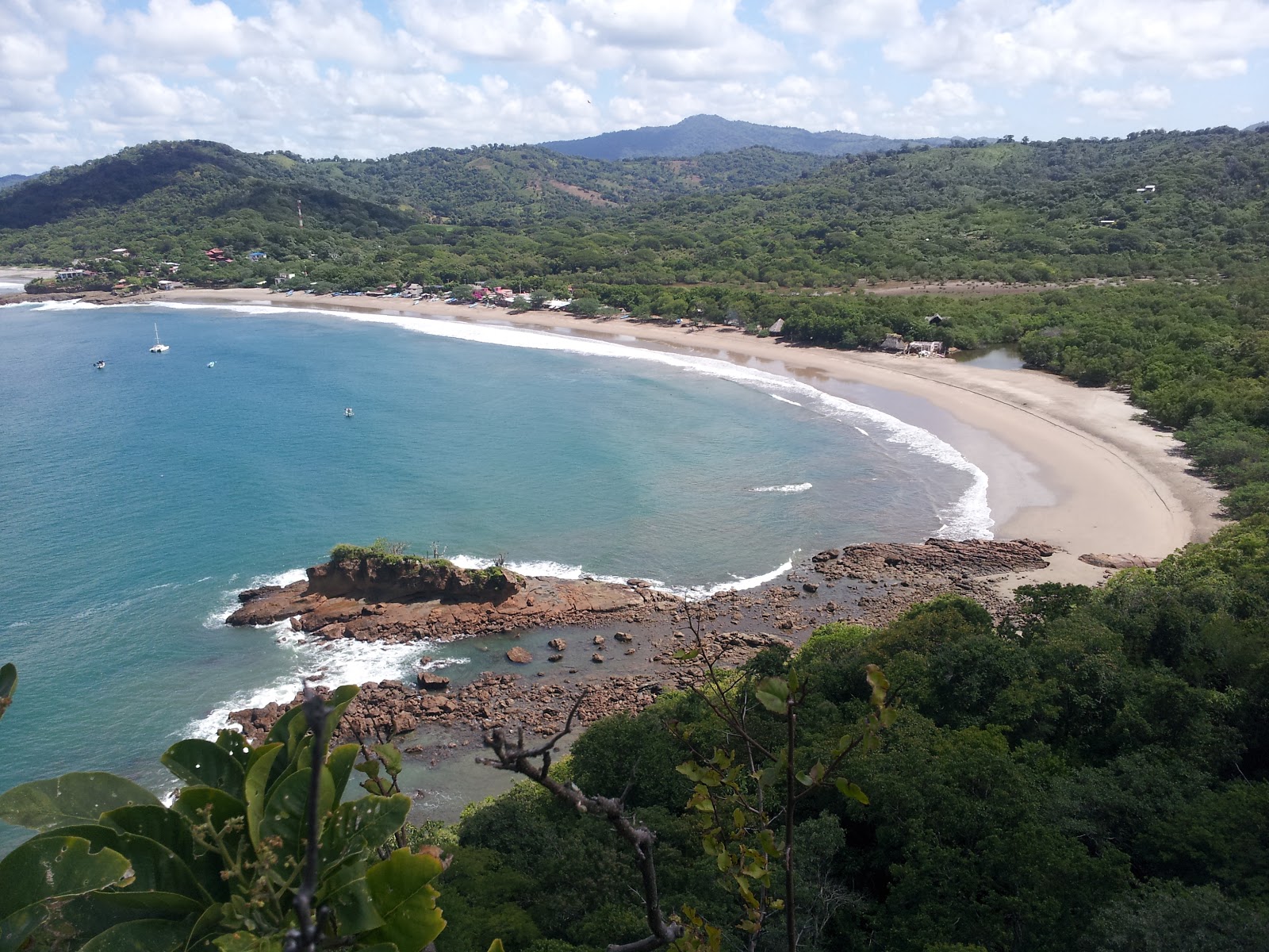 Foto di Spiaggia Gigante e il suo bellissimo paesaggio