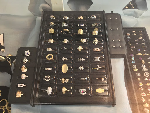 Jeweler «Roger L Bishop Fine Jewelers», reviews and photos, 6439 Williamson Rd # G, Roanoke, VA 24019, USA
