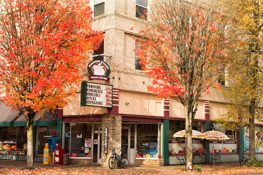 Grocery Store «Harvest Fresh Grocery & Deli», reviews and photos, 251 NE 3rd St, McMinnville, OR 97128, USA