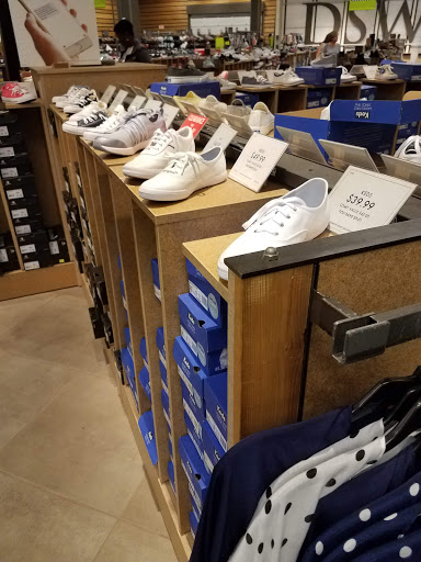 Shoe Store «DSW Designer Shoe Warehouse», reviews and photos, 110 Slater St, Manchester, CT 06040, USA