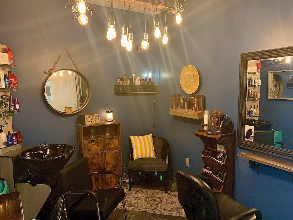 Dawn White Salon 34231