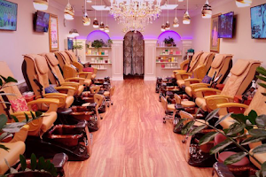 V Nails & Spa image