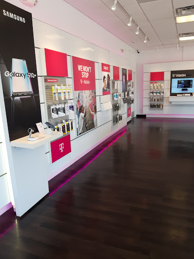 Cell Phone Store «T-Mobile», reviews and photos, 300 Davis St, San Leandro, CA 94577, USA