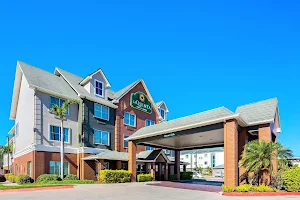 La Quinta Inn & Suites by Wyndham Pharr North McAllen image