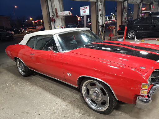 Tire Shop «Discount Tire Store - Oak Lawn, IL», reviews and photos, 6635 95th St, Oak Lawn, IL 60453, USA