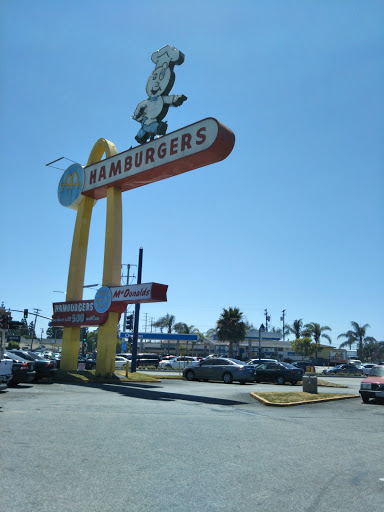 Auto Parts Store «Pep Boys Auto Parts & Service», reviews and photos, 10231 Lakewood Blvd, Downey, CA 90241, USA